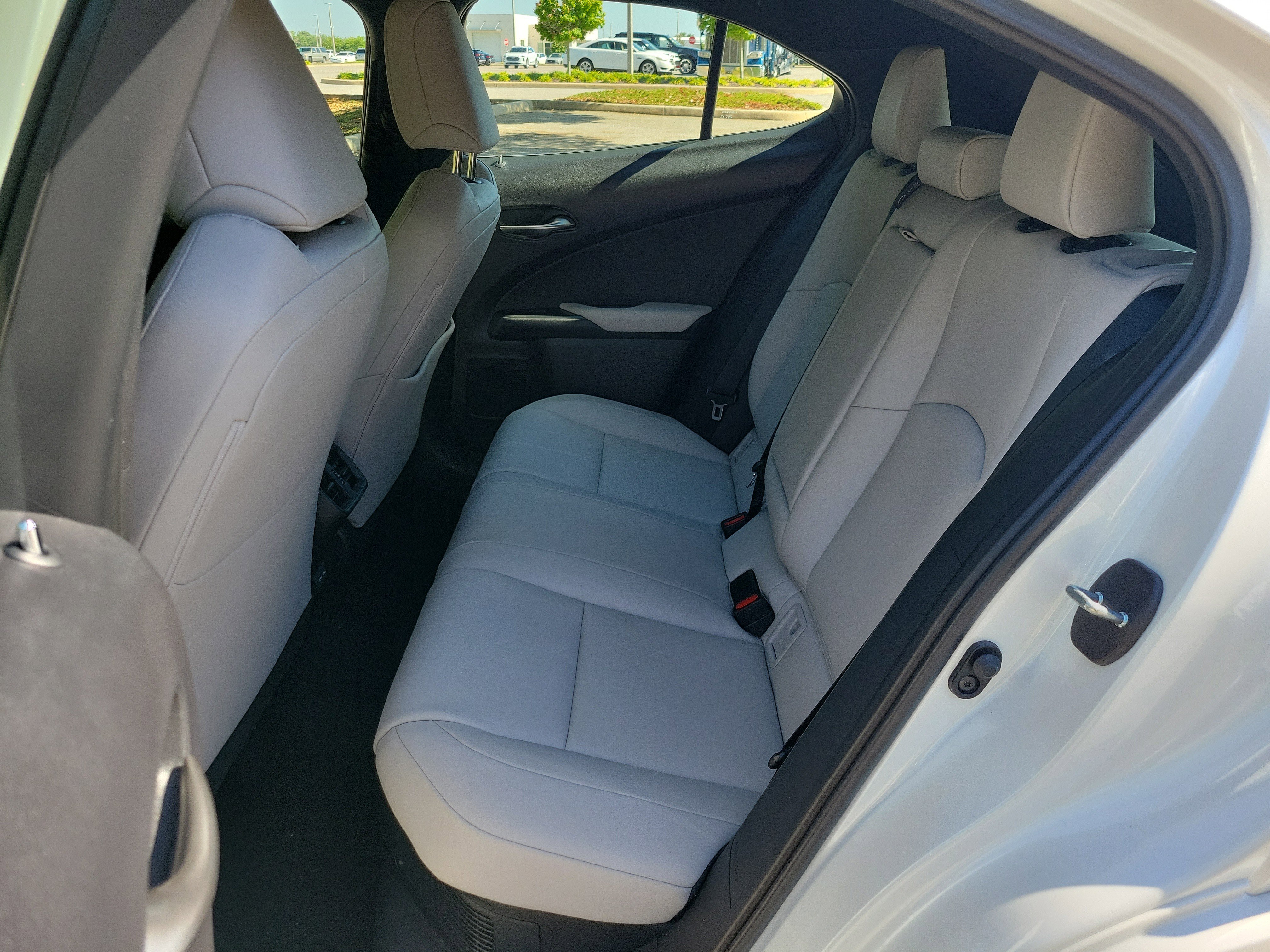 Used 2025 Lexus UX 300h FWD w/ Cold Area Package image 17