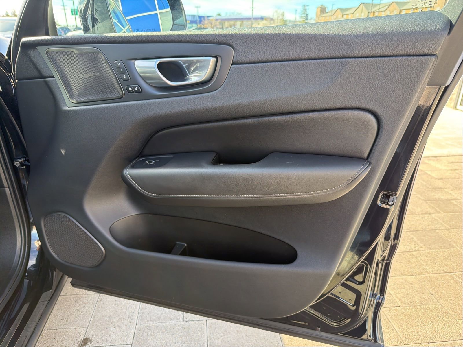 Used 2024 Volvo XC60 B5 Ultimate w/ Protection Package Premier image 24