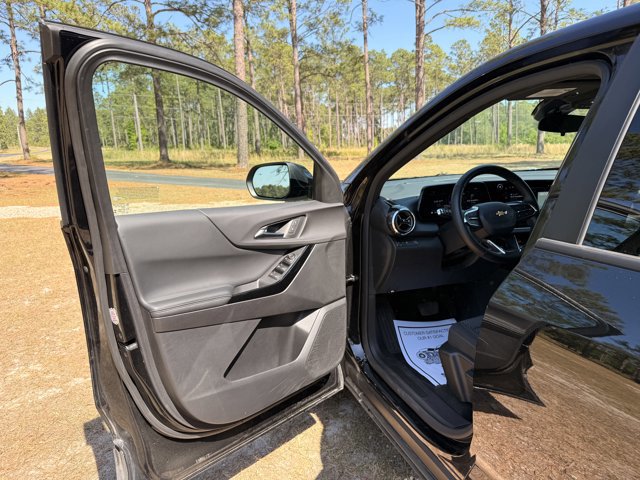 Used 2025 Chevrolet Equinox LT image 12