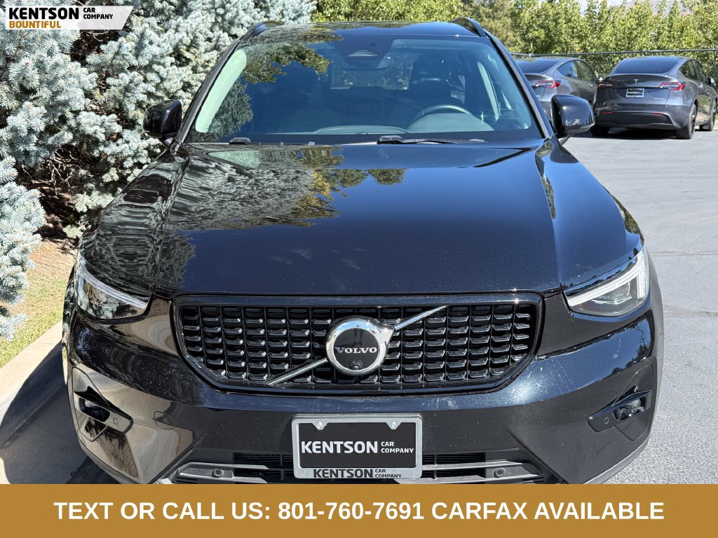 Used 2026 Volvo XC40 B5 Plus AWD/4WD image 2