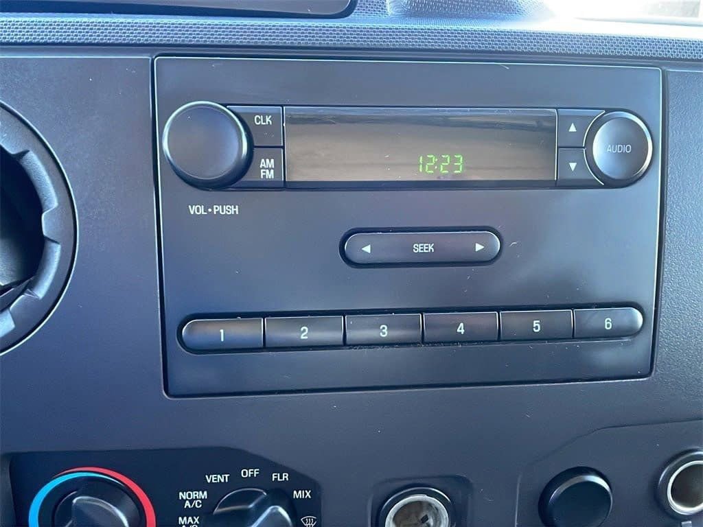 Used 2011 Ford E-450 and Econoline 450 Super Duty image 19