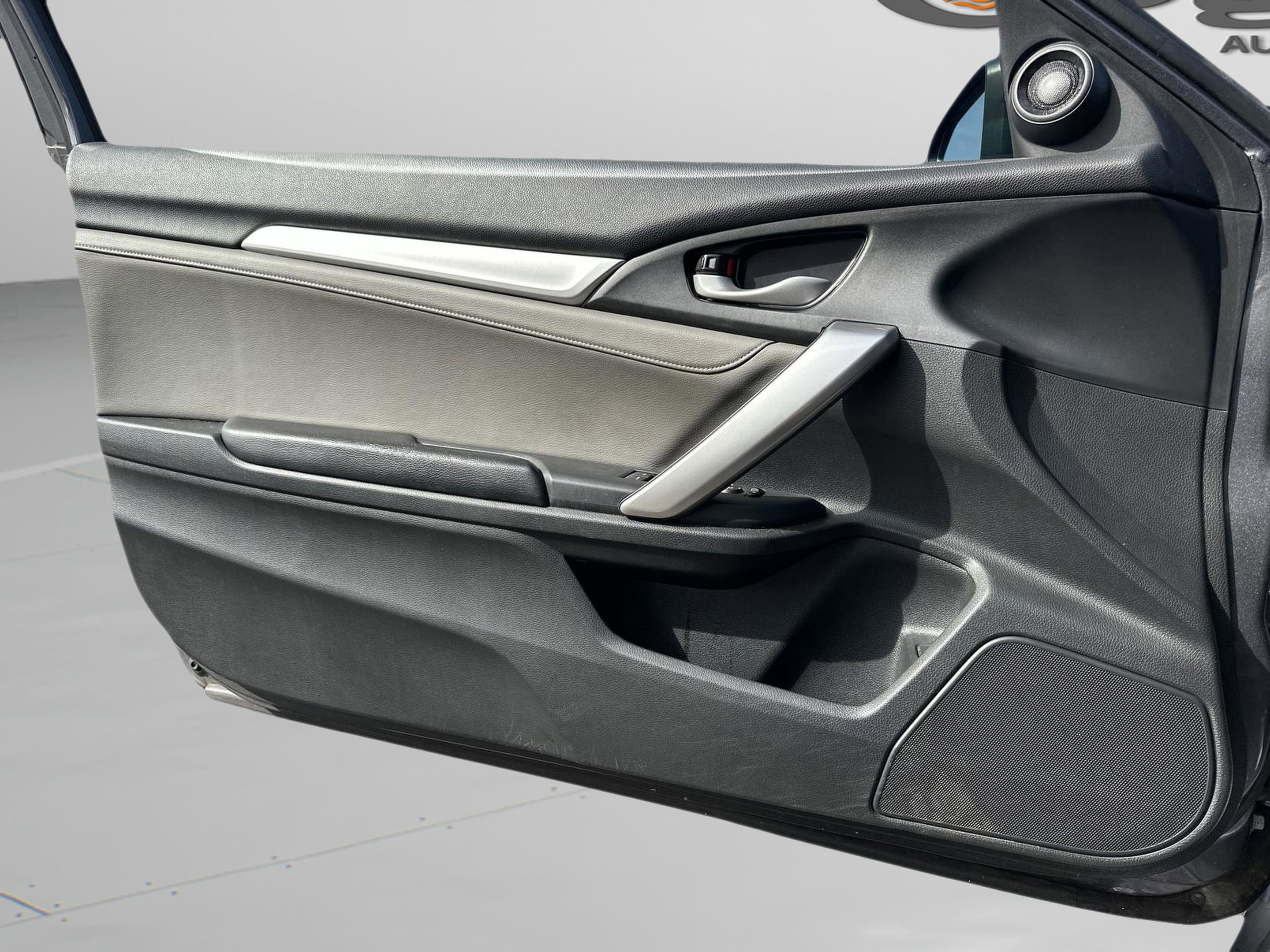 Used 2018 Honda Civic Touring image 24