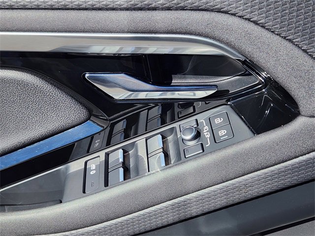 Used 2022 Land Rover Range Rover Evoque S image 11