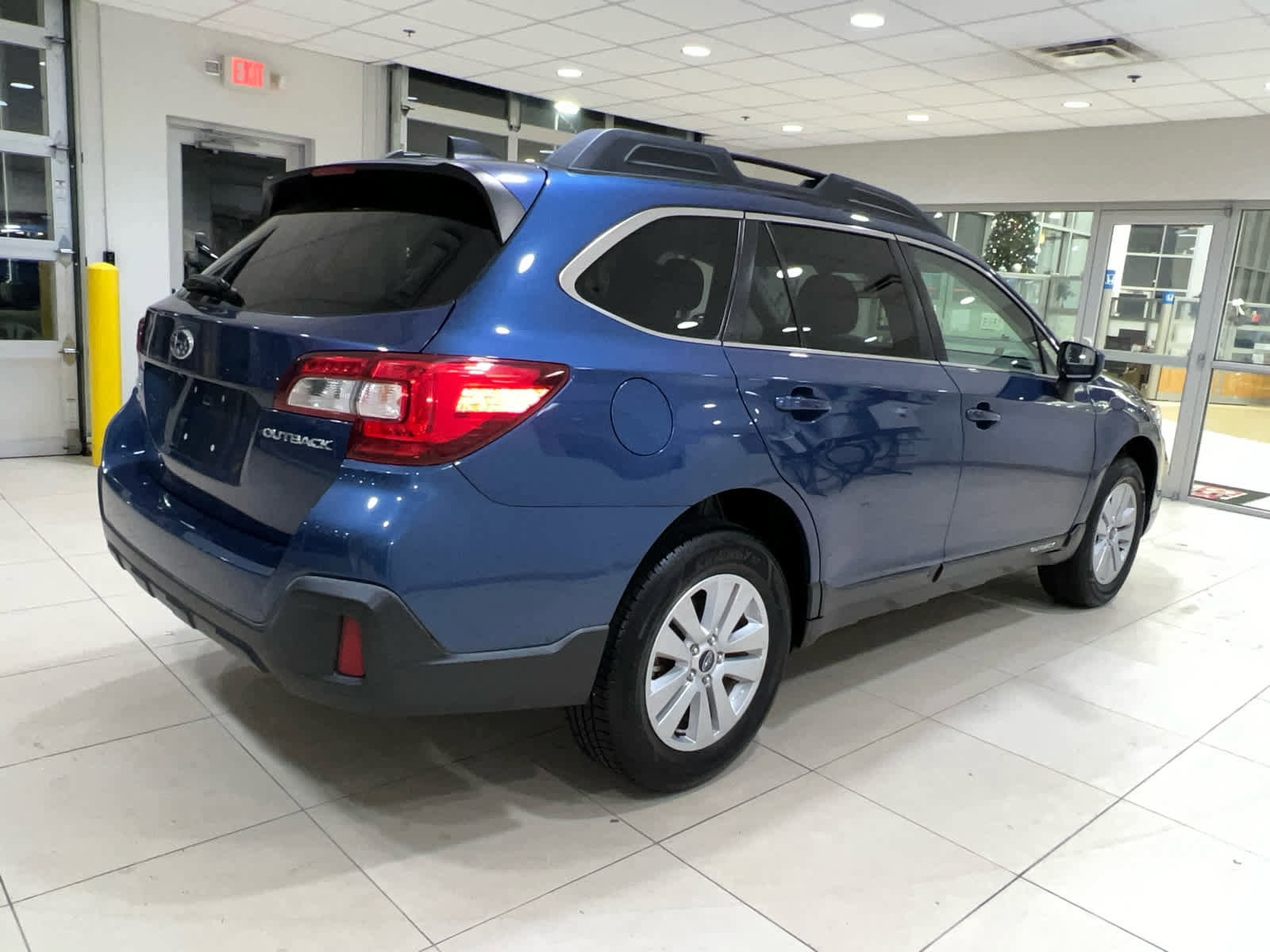 Used 2019 Subaru Outback 2.5i Premium image 13