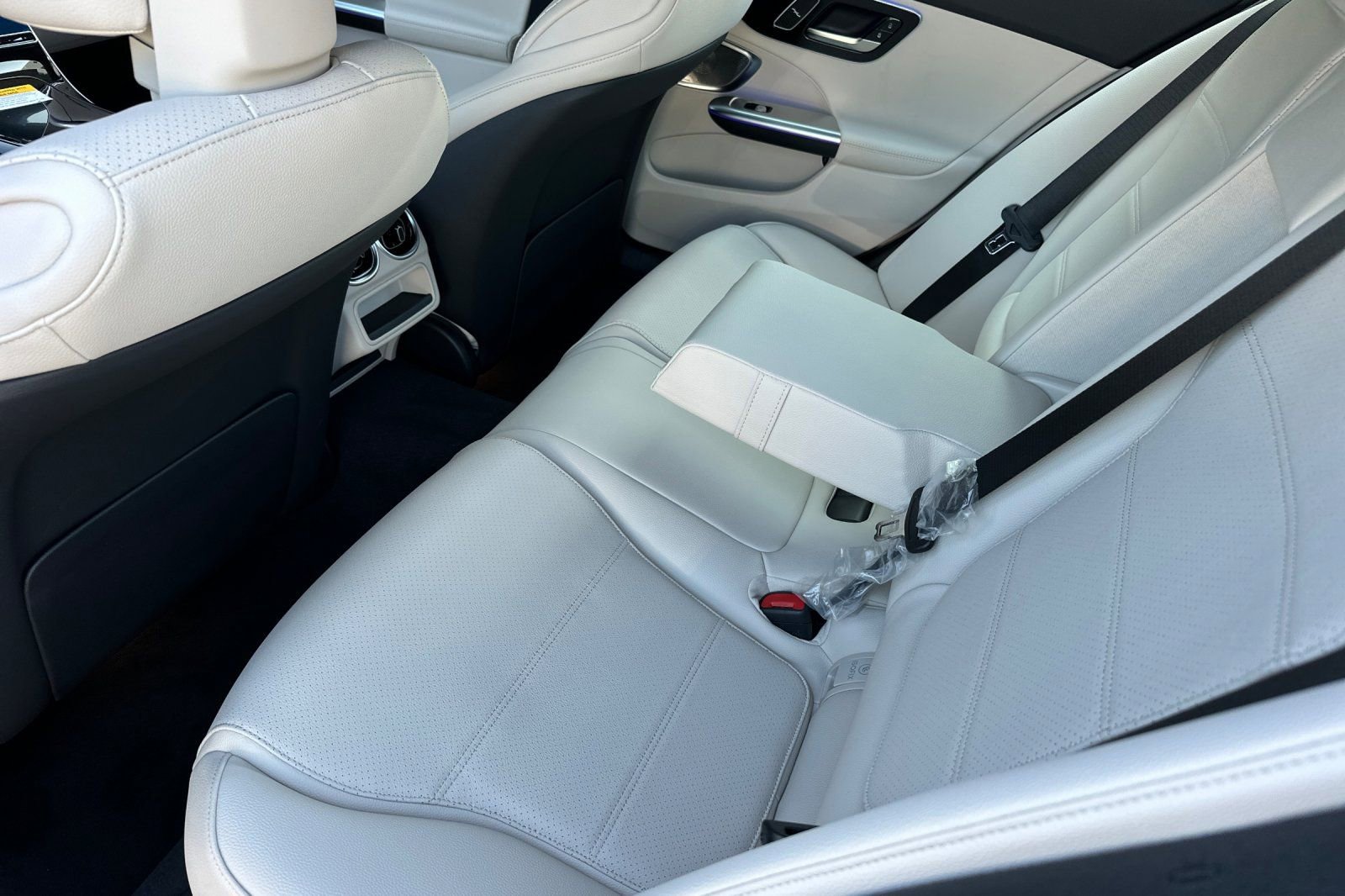 New 2025 Mercedes-Benz C 300 4MATIC Sedan image 11