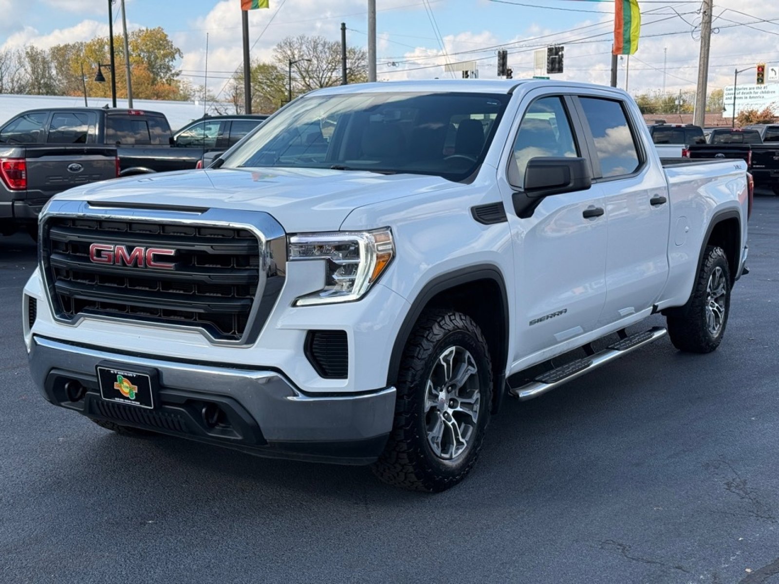 Used 2021 GMC Sierra 1500 4x4 Crew Cab w/ Sierra Value Package image 4
