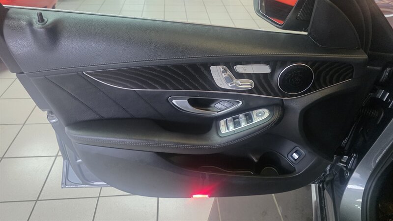 Used 2017 Mercedes-Benz C 300 4MATIC Sedan image 21