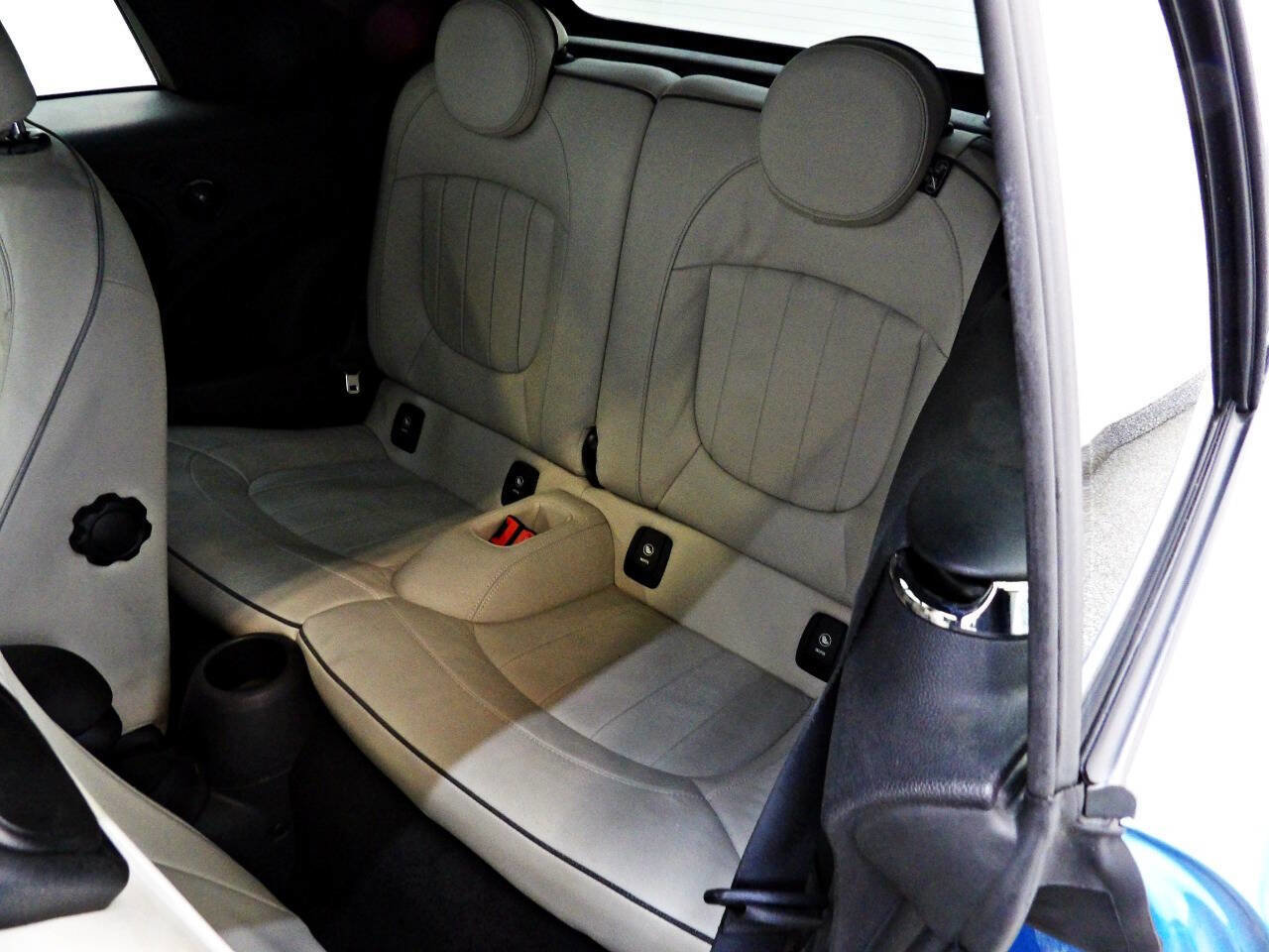 Used 2017 MINI Cooper Convertible image 9