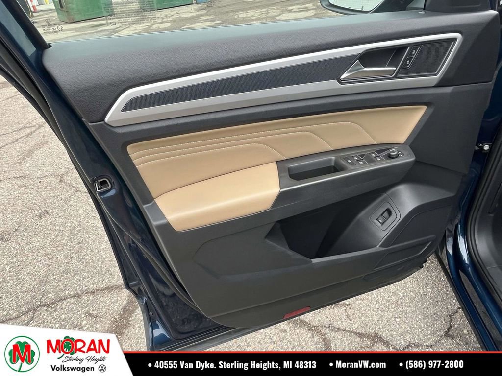 Certified 2023 Volkswagen Atlas Cross Sport SE w/ Black Wheel Package AWD/4WD image 17