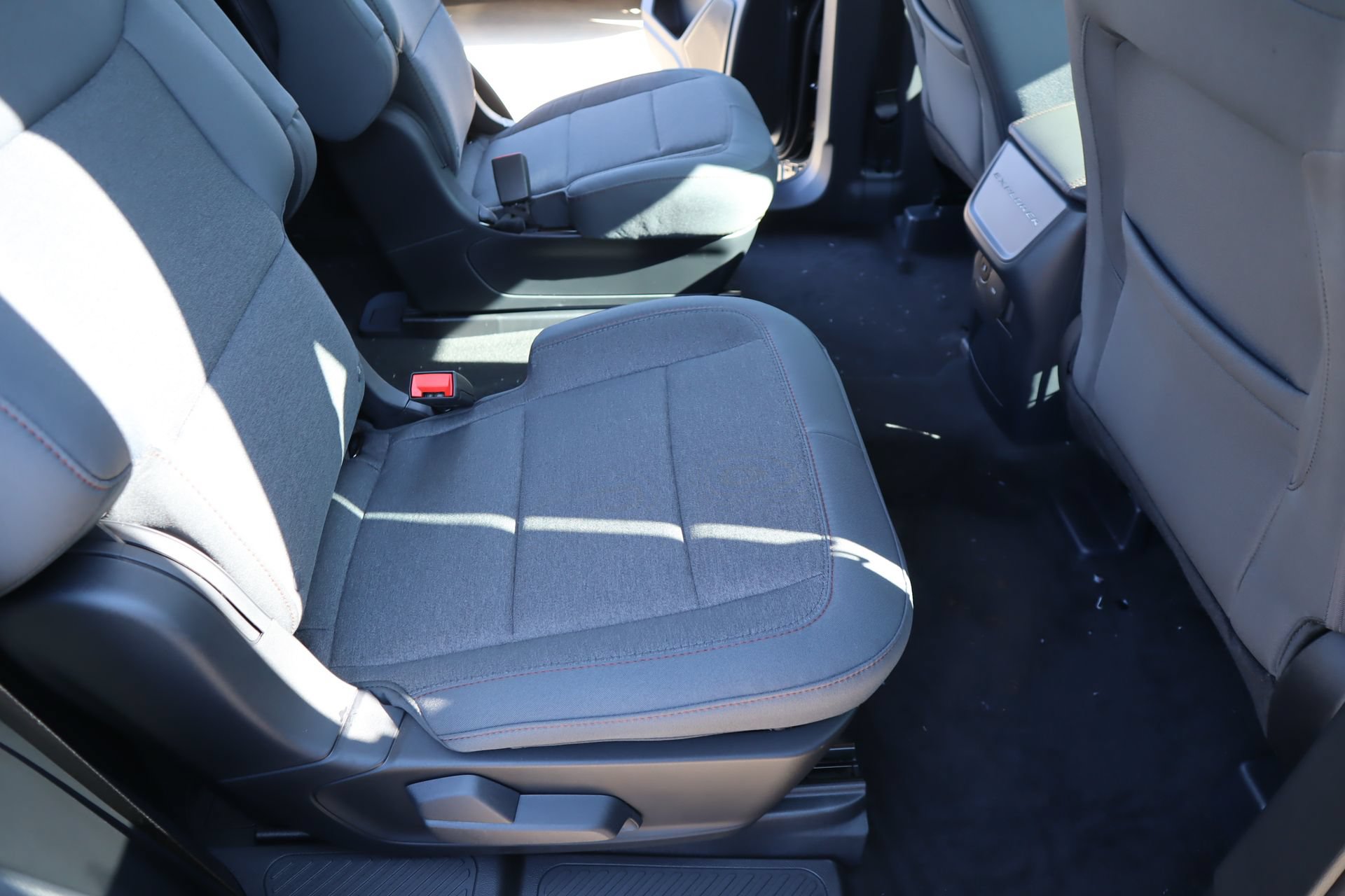 New 2026 Ford Explorer Active RWD image 17