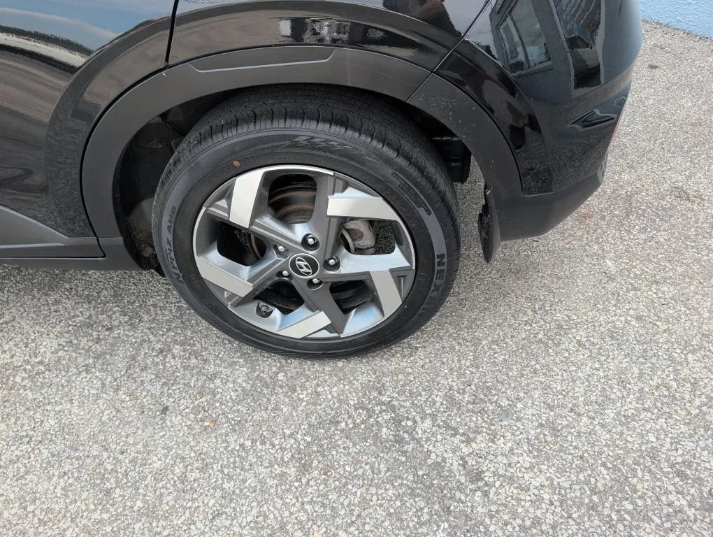 Used 2022 Hyundai Venue SEL FWD image 9