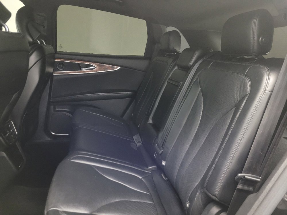 Used 2016 Lincoln MKX Reserve FWD image 18
