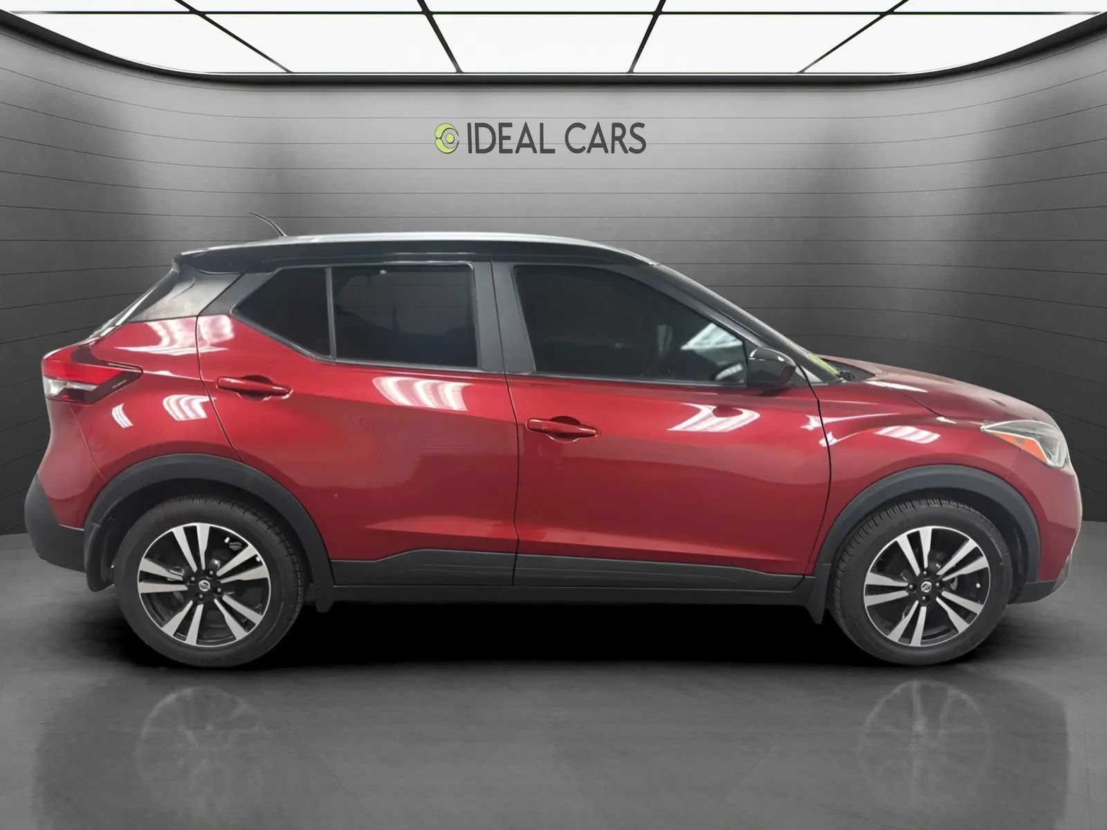 Used 2019 Nissan Kicks SV FWD image 4
