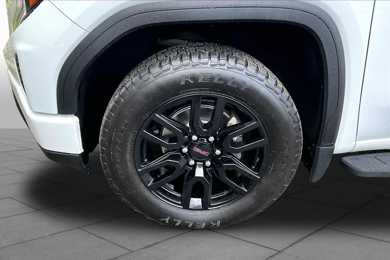 Used 2023 GMC Sierra 1500 Elevation w/ X31 Off-Road Package AWD/4WD image 11