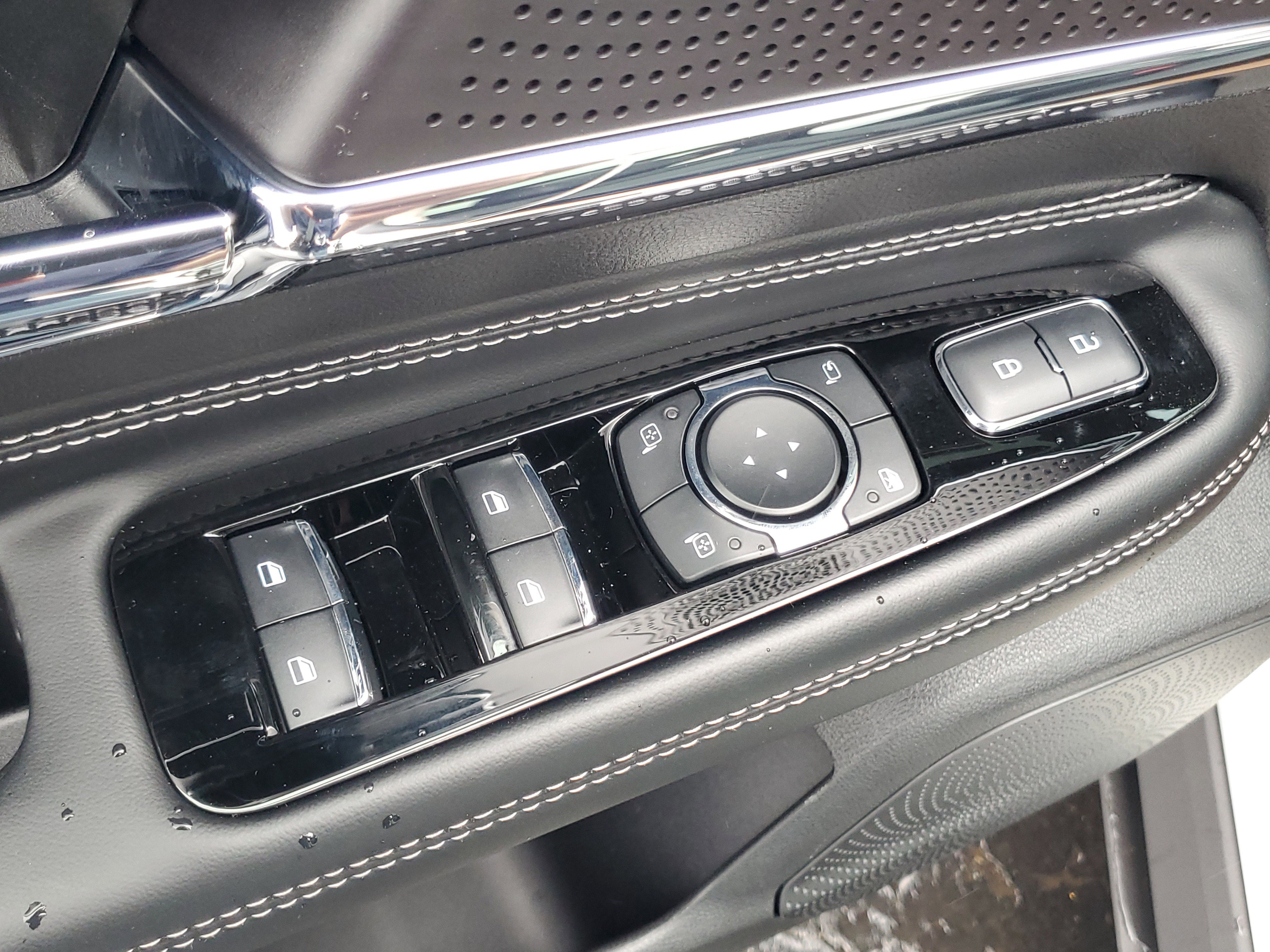 New 2026 Lincoln Corsair Premiere image 9