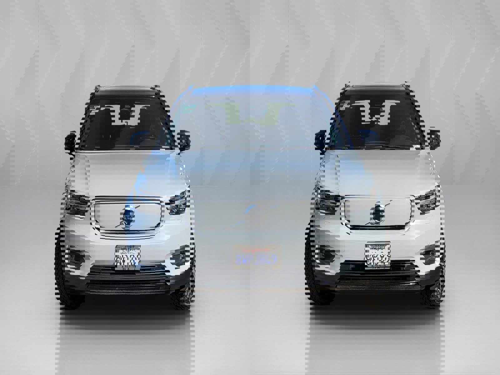 Used 2021 Volvo XC40 P8 Recharge image 2