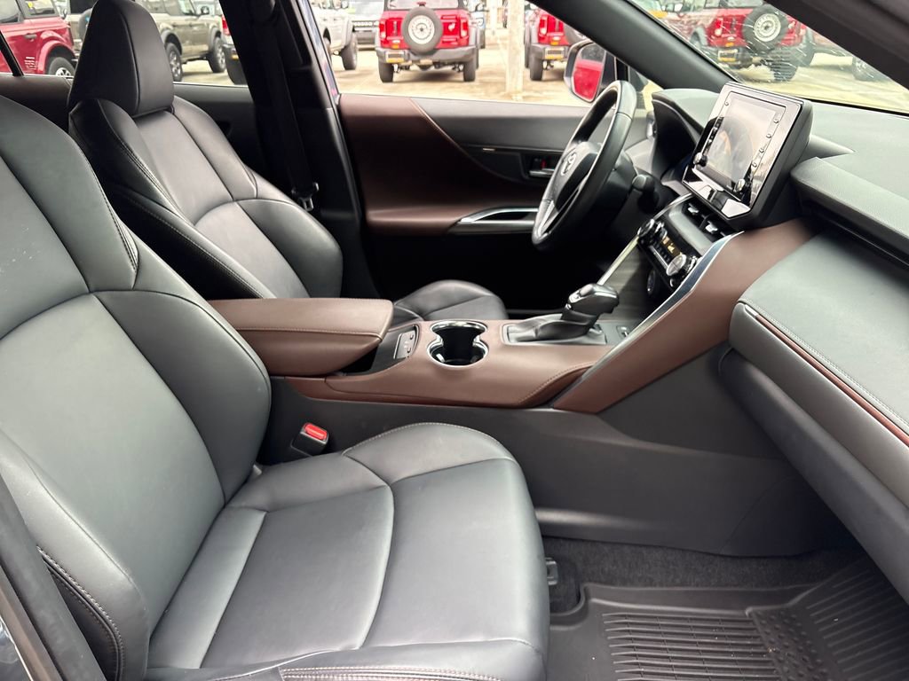Used 2022 Toyota Venza XLE AWD/4WD image 27