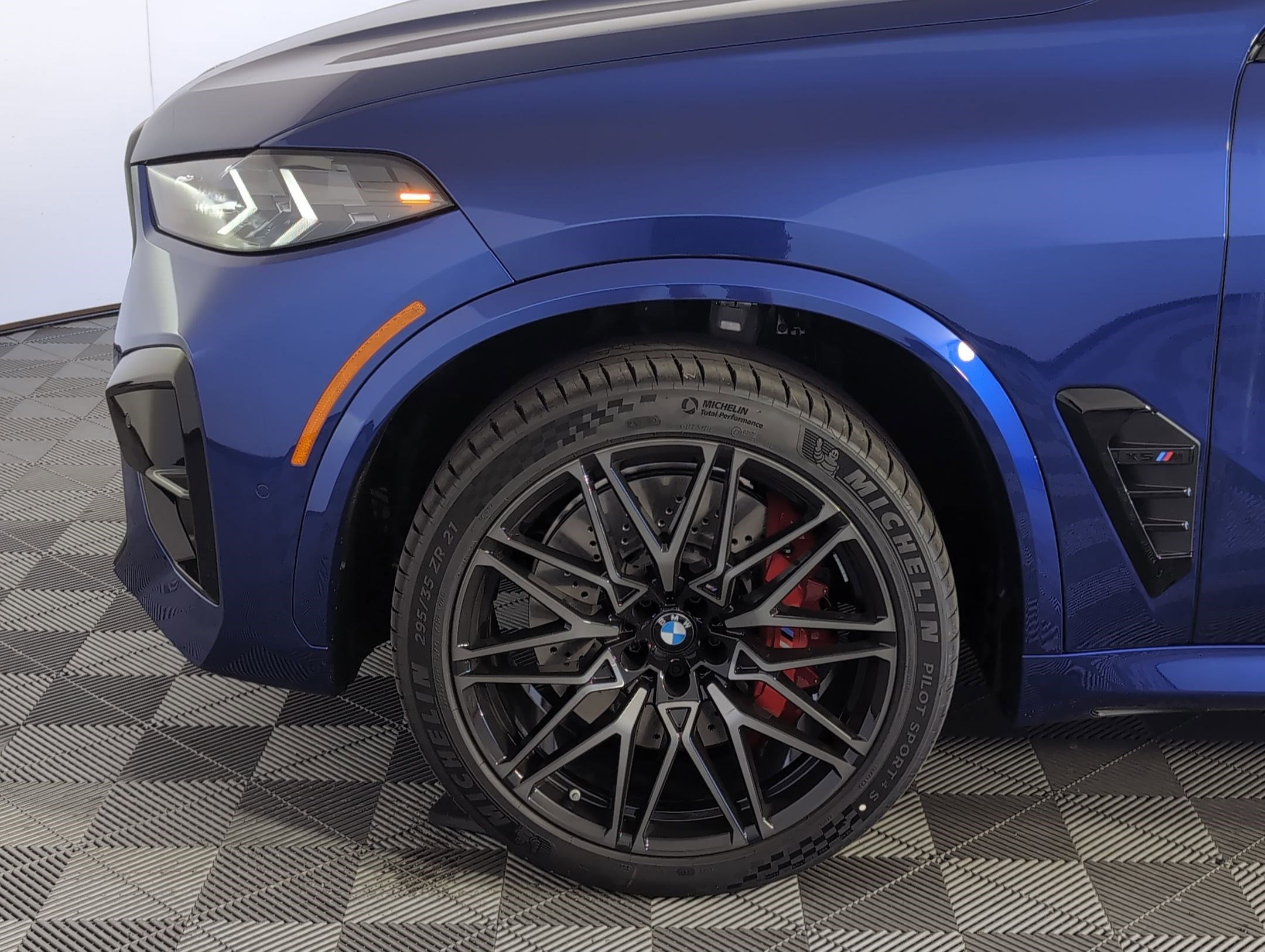 New 2026 BMW X5 M Competition w/ Executive Package image 9