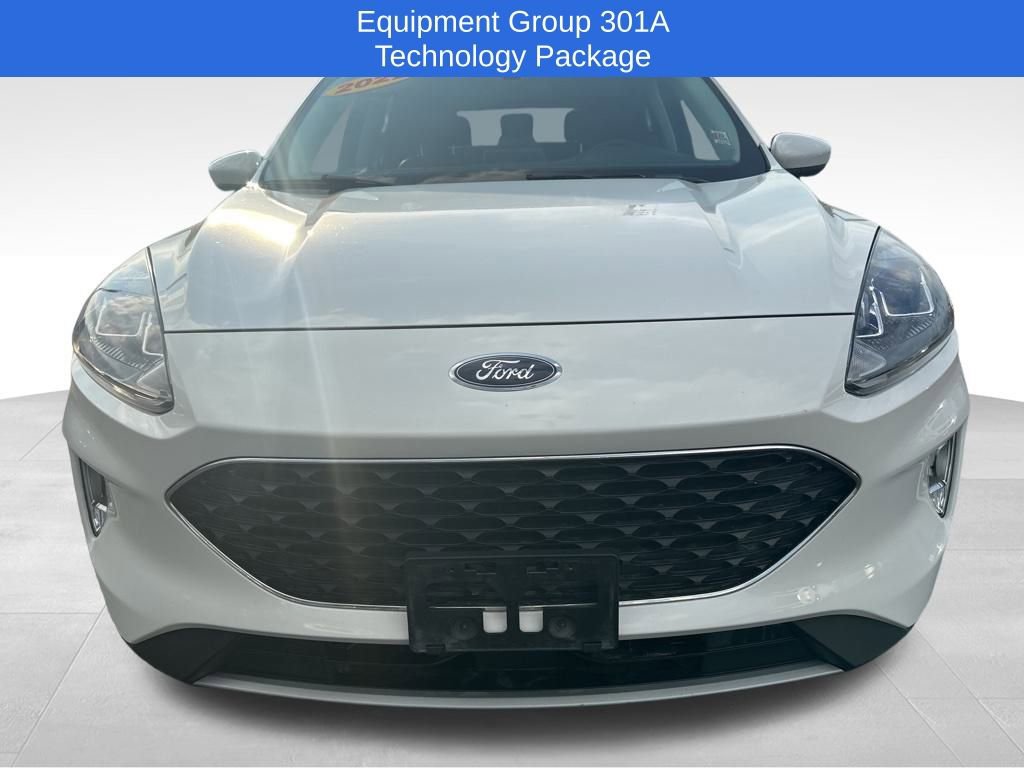 Used 2022 Ford Escape SEL w/ Technology Package image 2