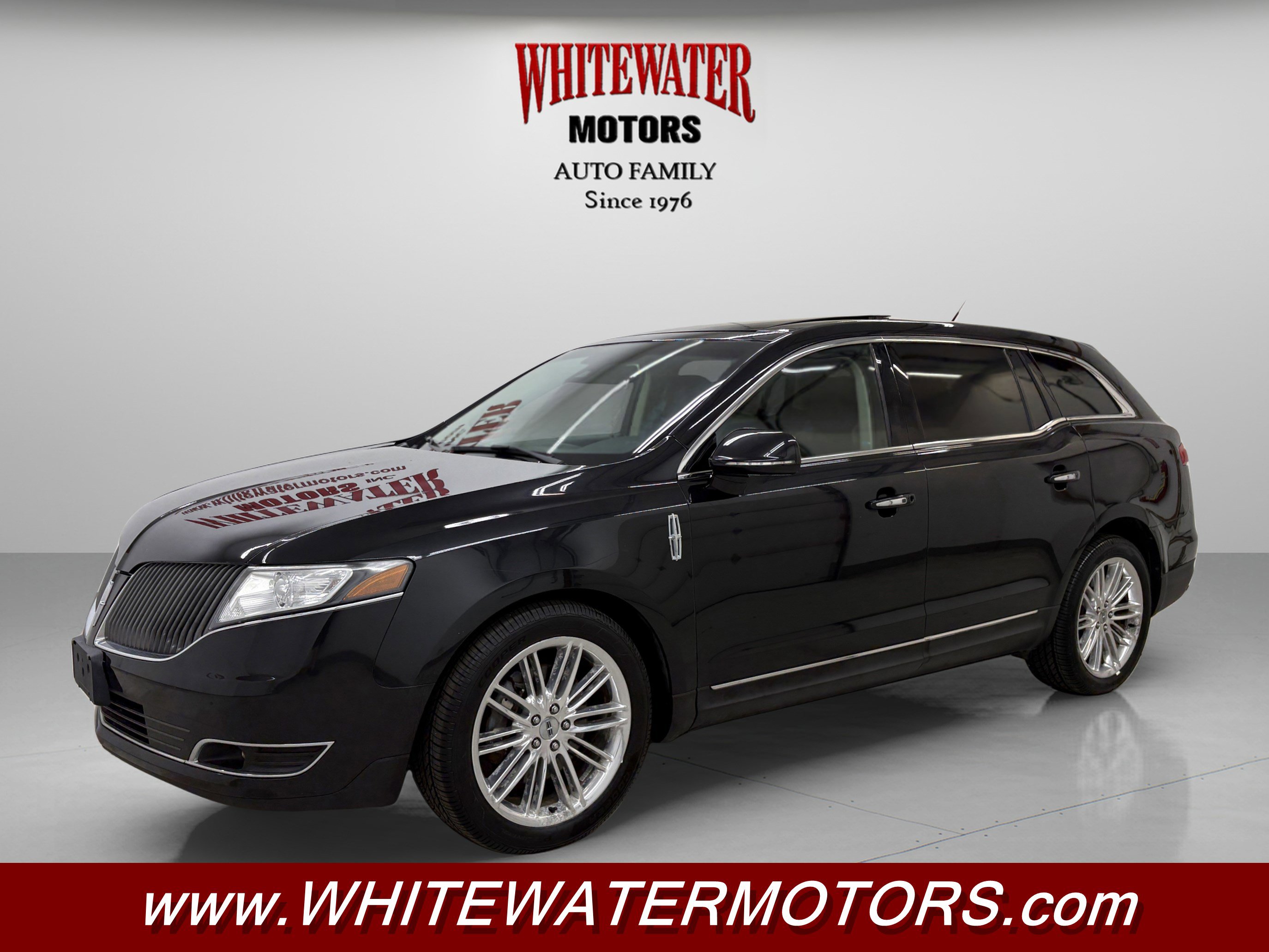 Used 2013 Lincoln MKT AWD image 1
