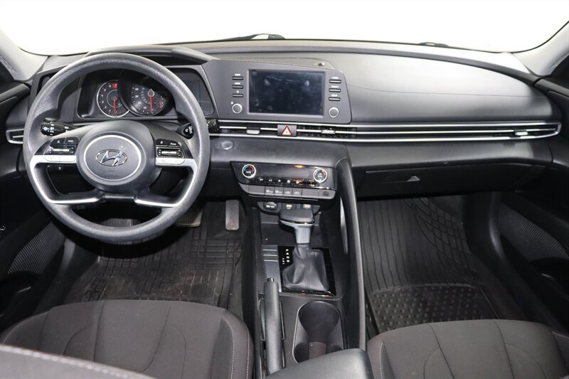 Used 2021 Hyundai Elantra SEL FWD image 8