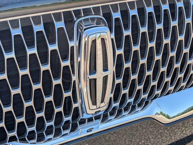 Used 2023 Lincoln Aviator Reserve w/ Equipment Group 201A image 17