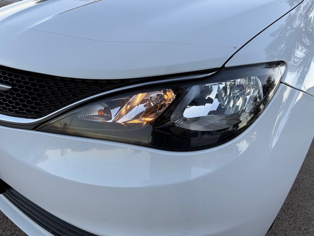 Used 2017 Chrysler Pacifica LX image 11