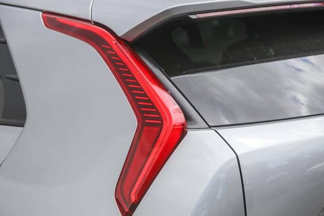 New 2026 Kia Niro Wind FWD image 17