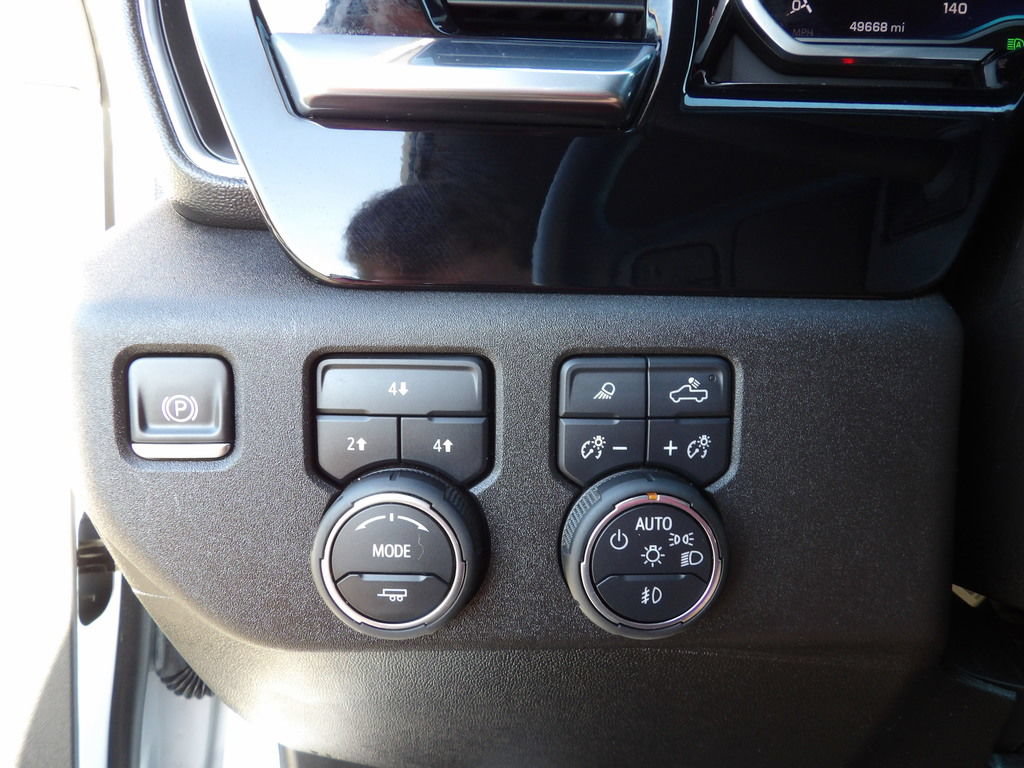 Used 2025 Chevrolet Silverado 3500 LT w/ Safety Package AWD/4WD image 19