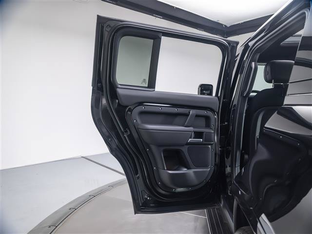 Used 2026 Land Rover Defender 110 V8 AWD/4WD image 25