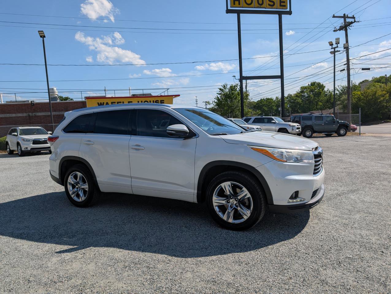 Used 2015 Toyota Highlander Limited FWD image 3