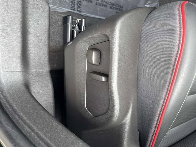 Used 2023 Buick Envision Essence w/ Sport Touring Package image 23