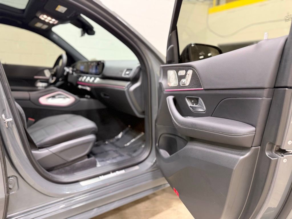 Used 2026 Mercedes-Benz GLS 450 4MATIC image 48