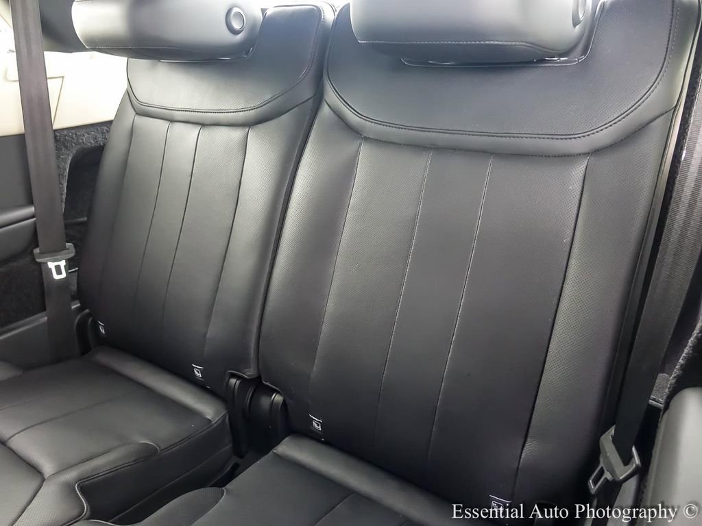 Used 2023 Land Rover Range Rover Long Wheelbase SE image 15