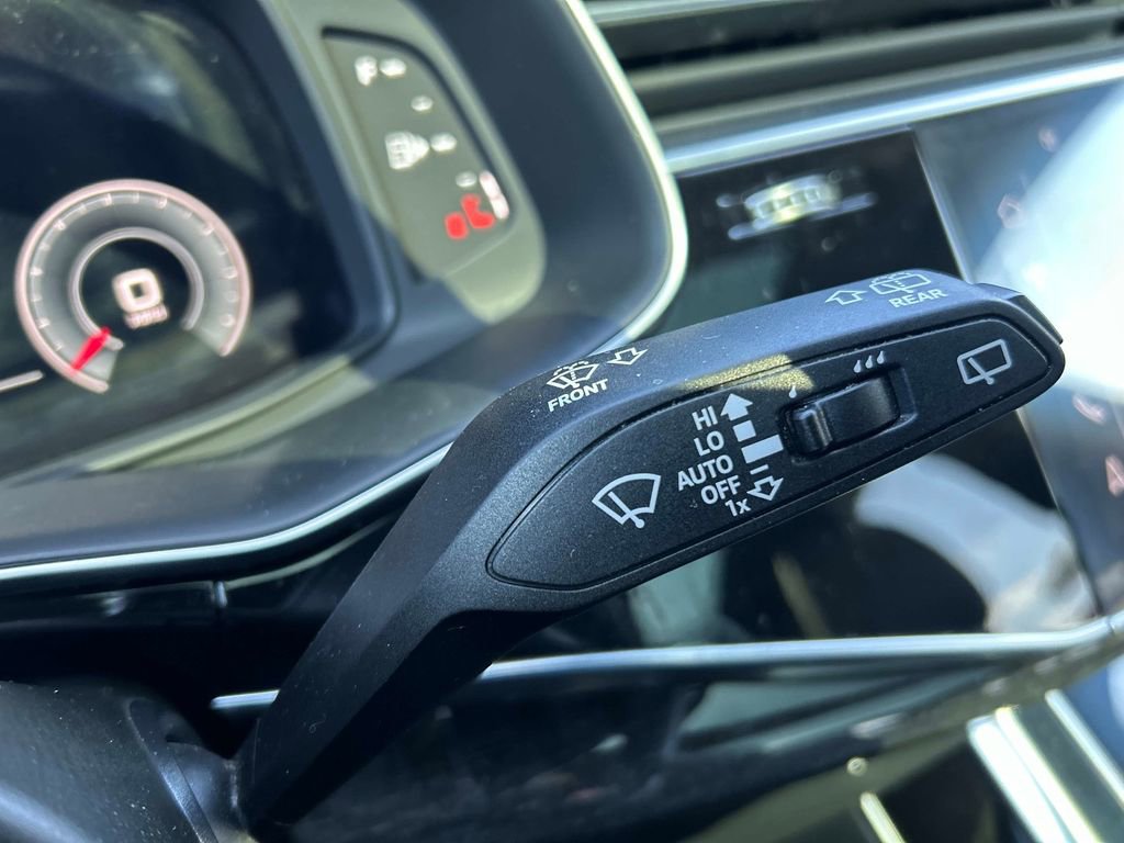 Used 2022 Audi Q7 3.0T Premium image 29