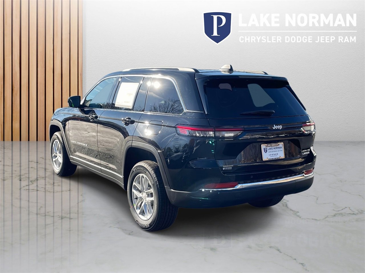 New 2025 Jeep Grand Cherokee Laredo X image 7