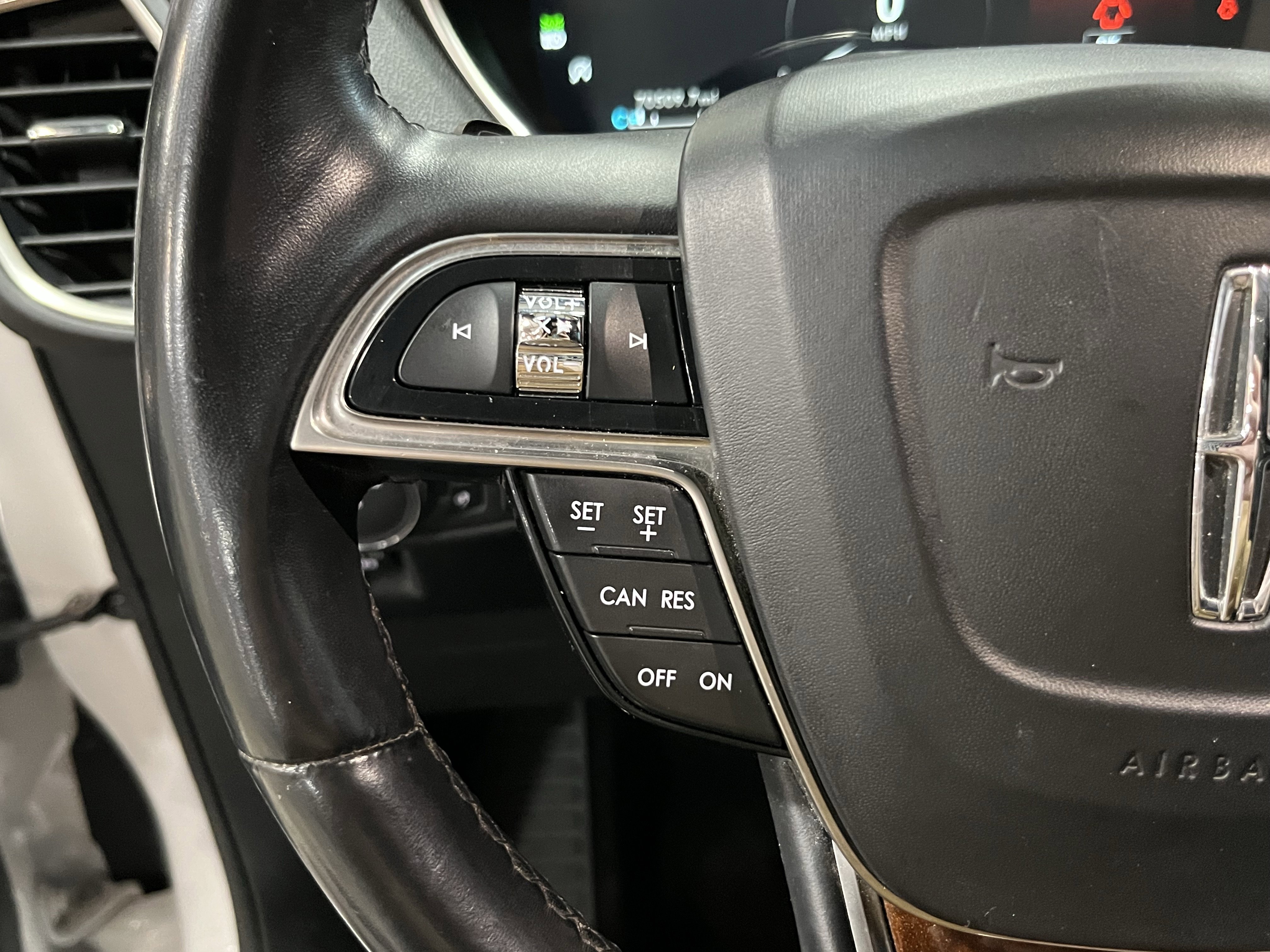 Used 2019 Lincoln Nautilus Reserve image 22