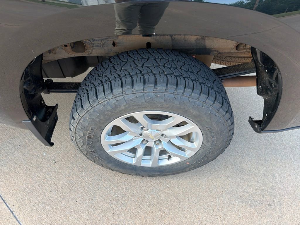 Used 2019 Chevrolet Silverado 1500 LT w/ Texas Edition AWD/4WD image 6