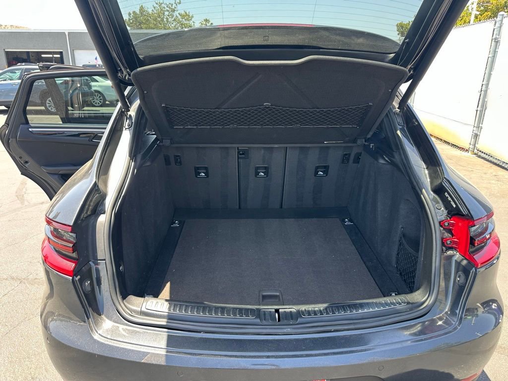 Used 2018 Porsche Macan AWD/4WD image 8