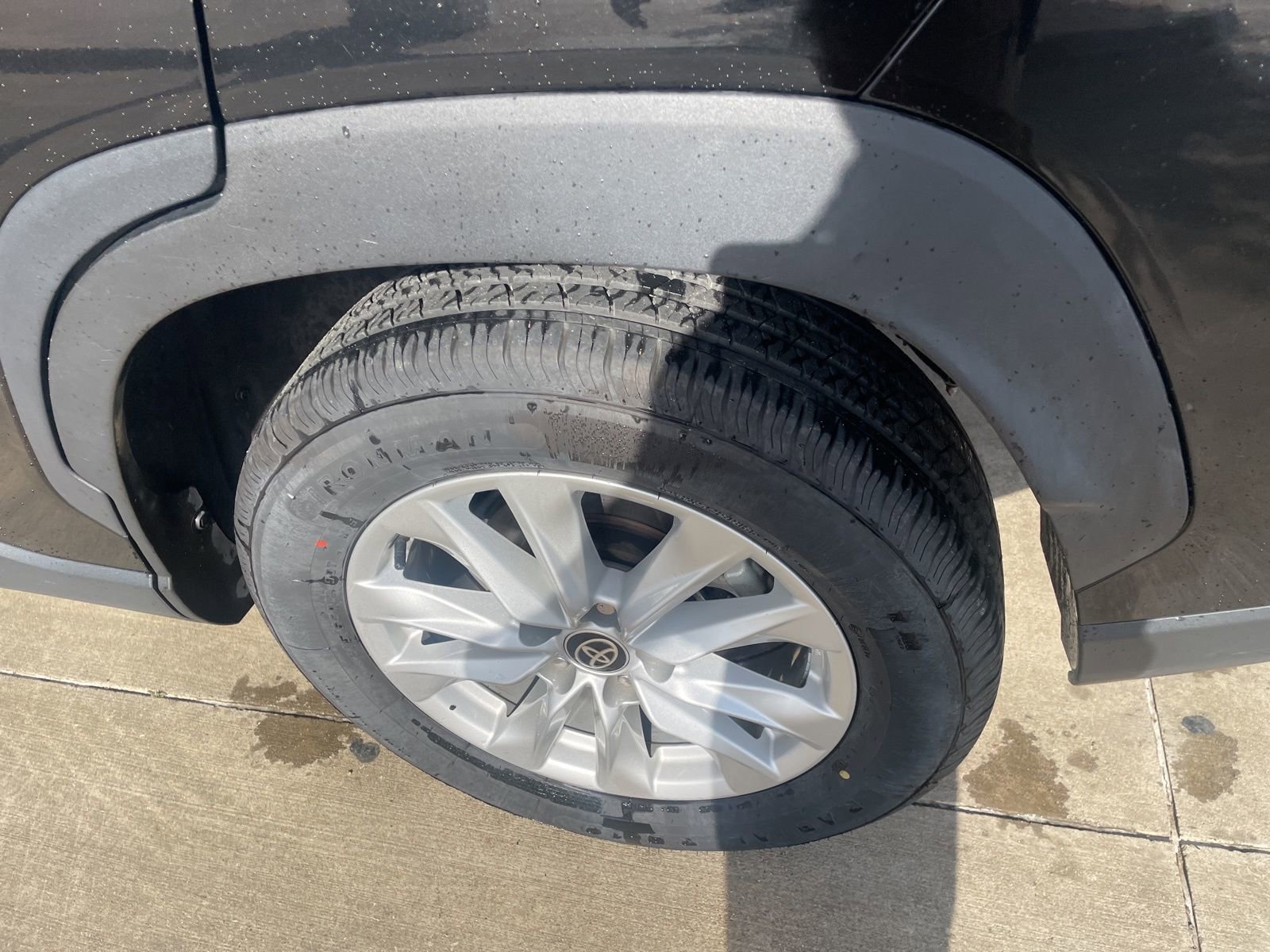 Used 2024 Toyota Corolla Cross LE image 14