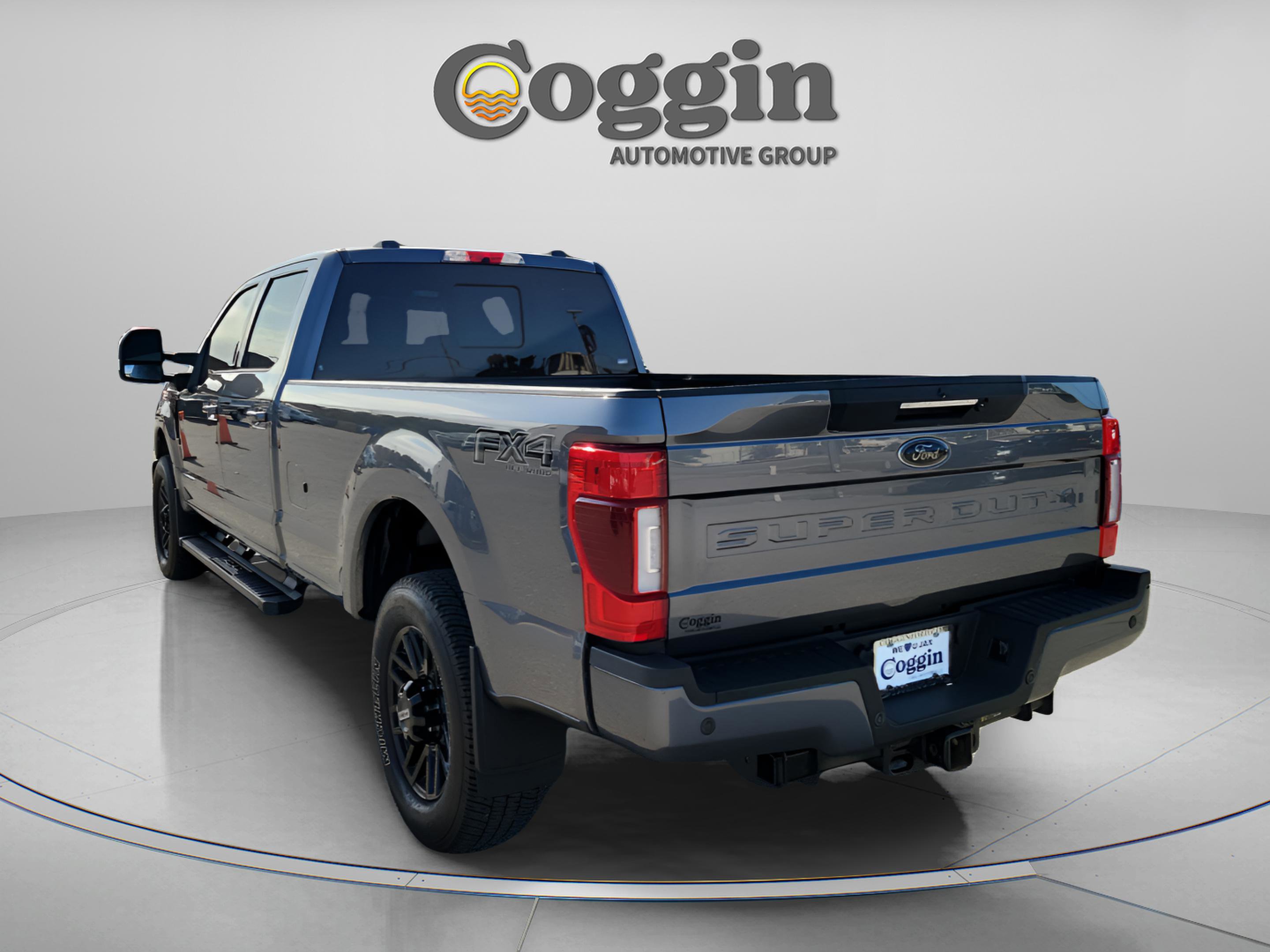 Certified 2022 Ford F350 Lariat w/ Black Appearance Package image 2