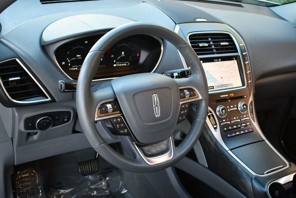 Used 2019 Lincoln Nautilus Reserve image 42