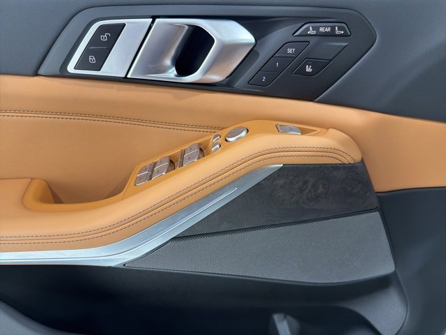 Certified 2024 BMW X7 xDrive40i image 11