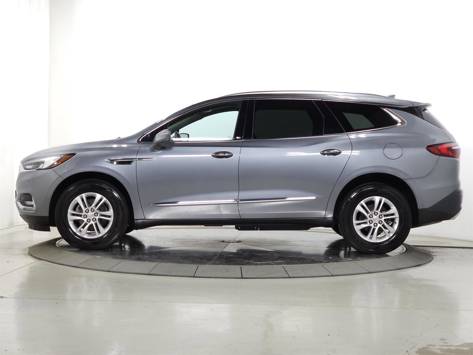 Used 2019 Buick Enclave Essence image 4