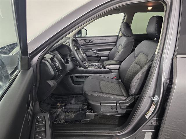Used 2024 Nissan Pathfinder S AWD/4WD image 28