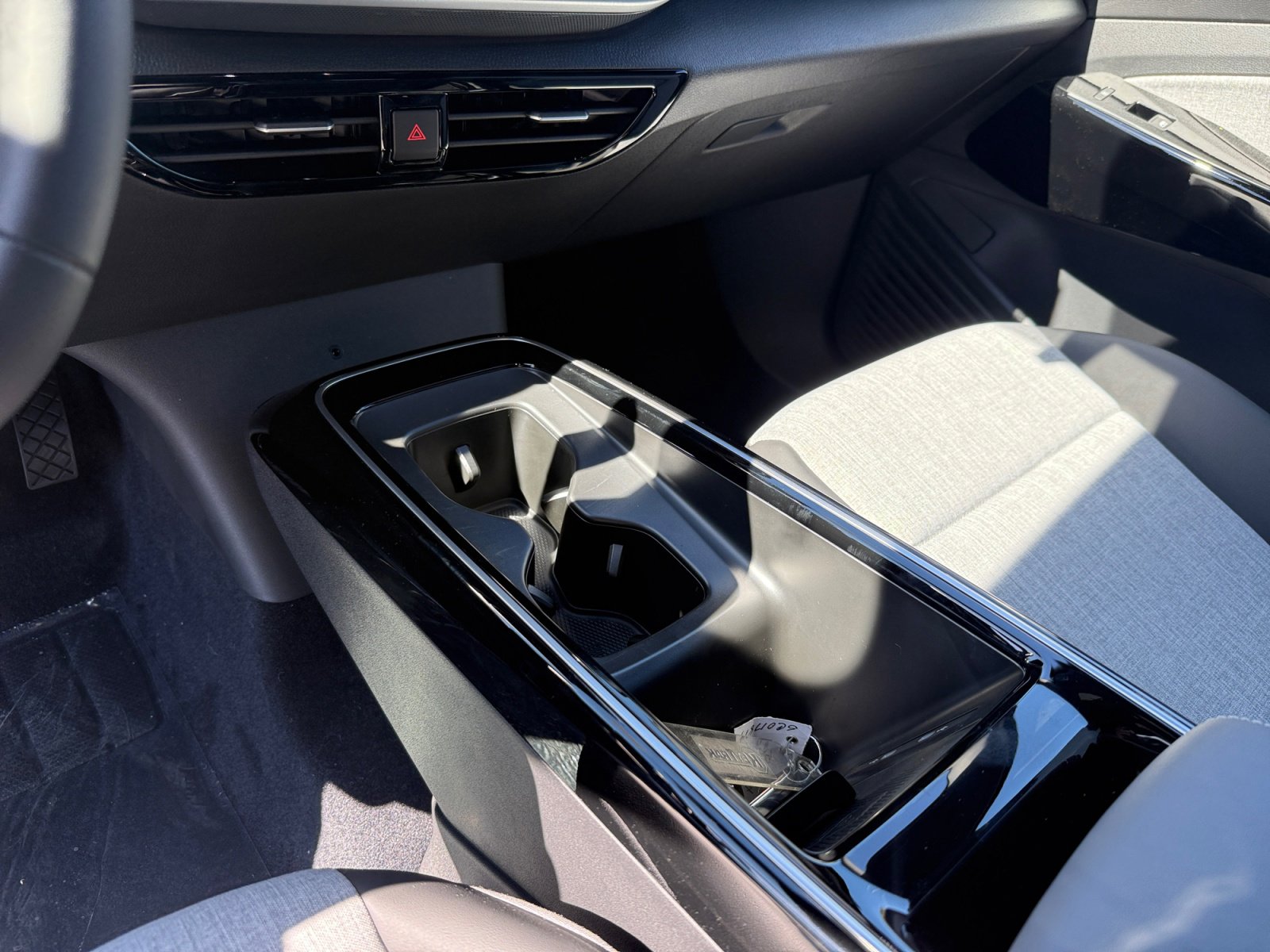 New 2025 Volkswagen ID.4 Pro RWD image 13