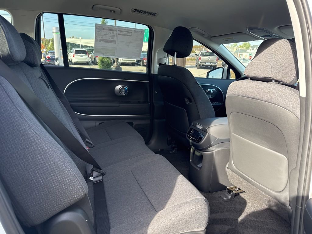 New 2026 Hyundai Ioniq 9 SE image 12