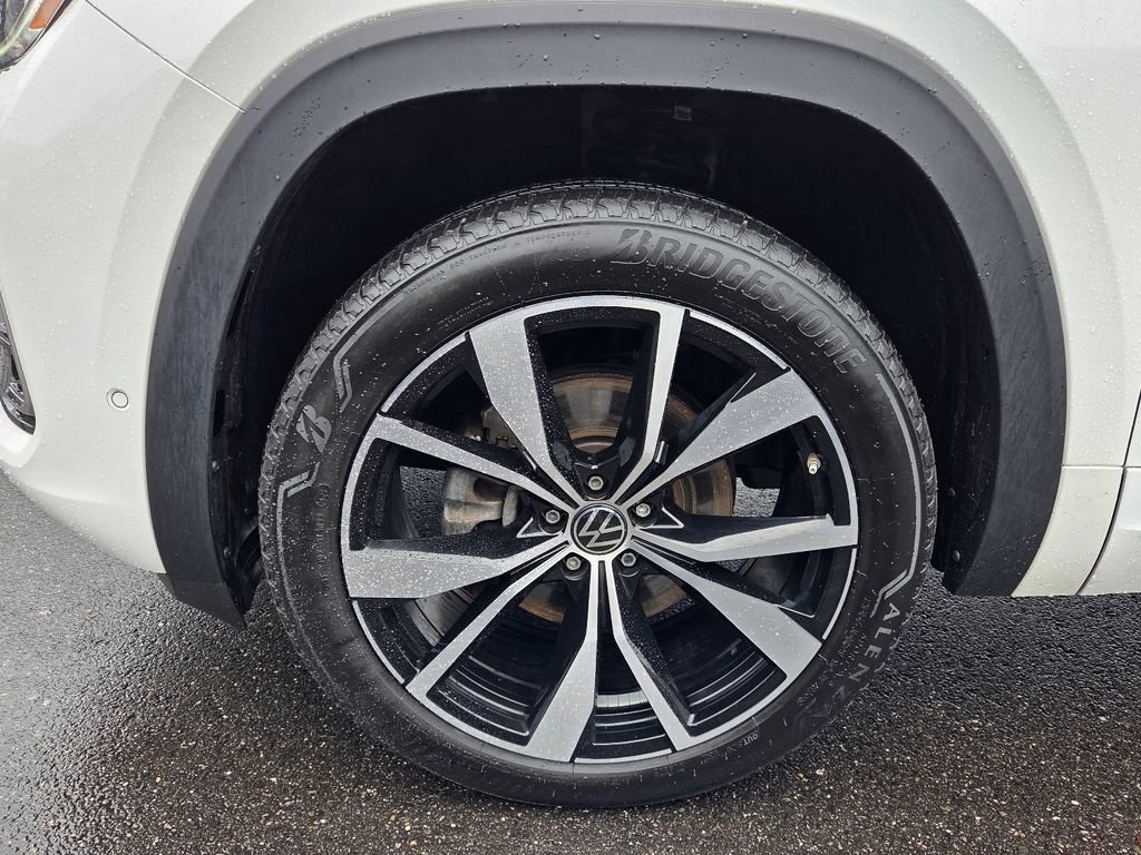Used 2024 Volkswagen Atlas SEL Premium R-Line AWD/4WD image 12