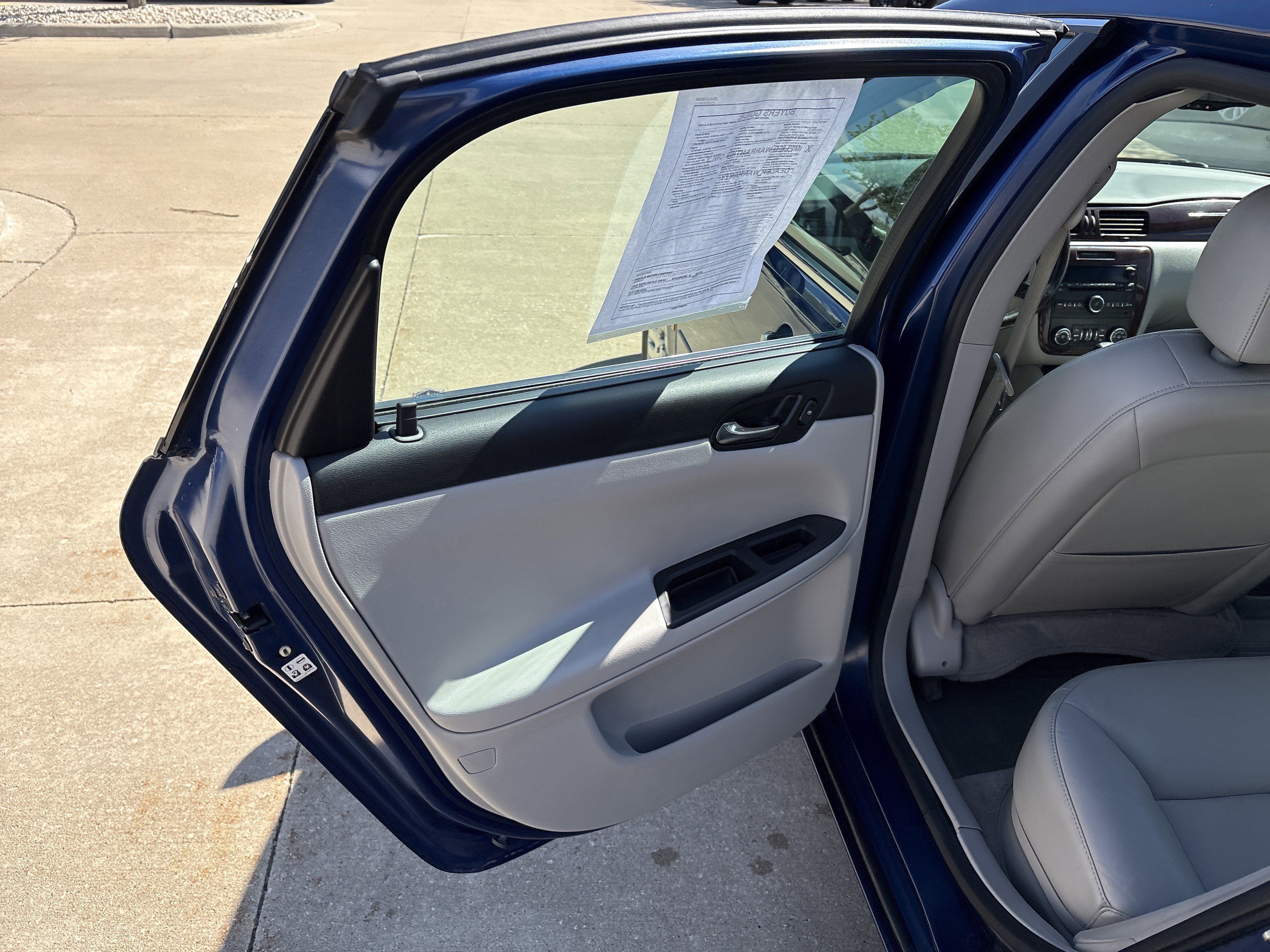 Used 2006 Chevrolet Impala LTZ FWD image 13