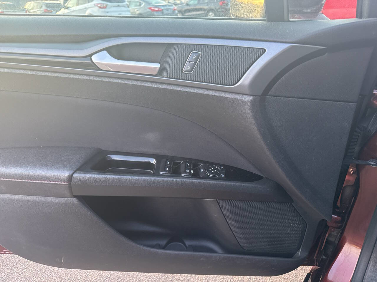 Used 2015 Ford Fusion SE w/ Equipment Group 201A image 11